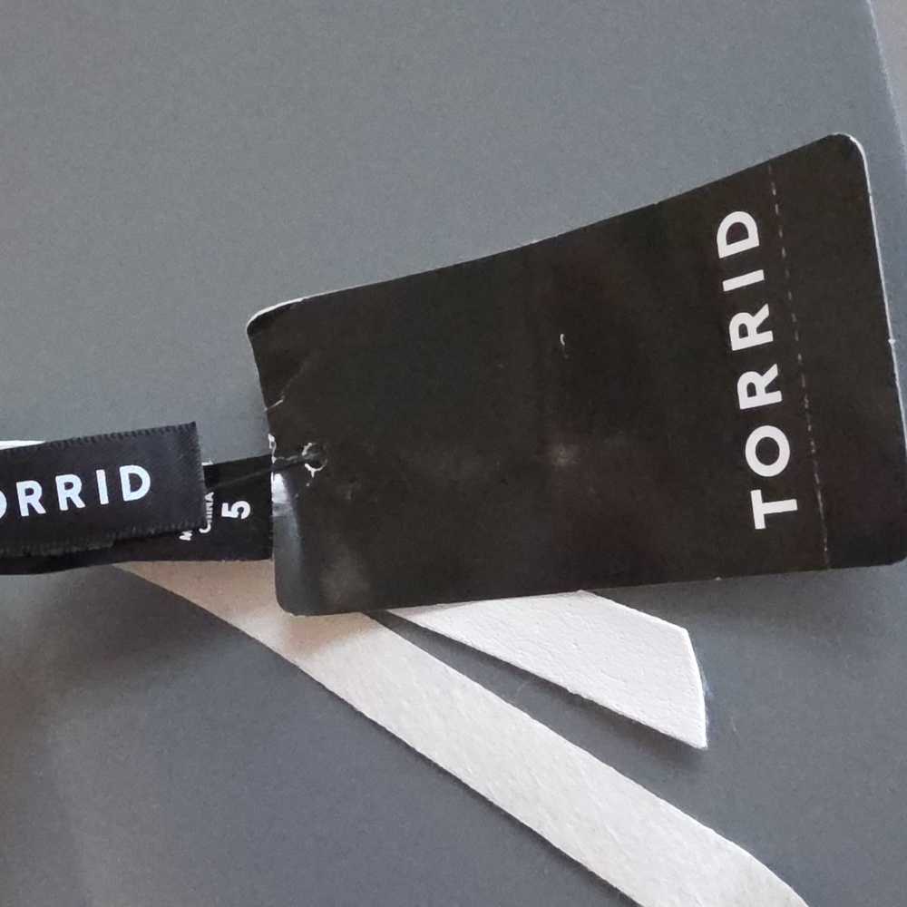 TORRID NWT Floral Belt Bag - Picture 6 of 7